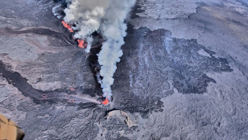 Sopečná erupce vyfocená z 15 metrů - Obrázek 7