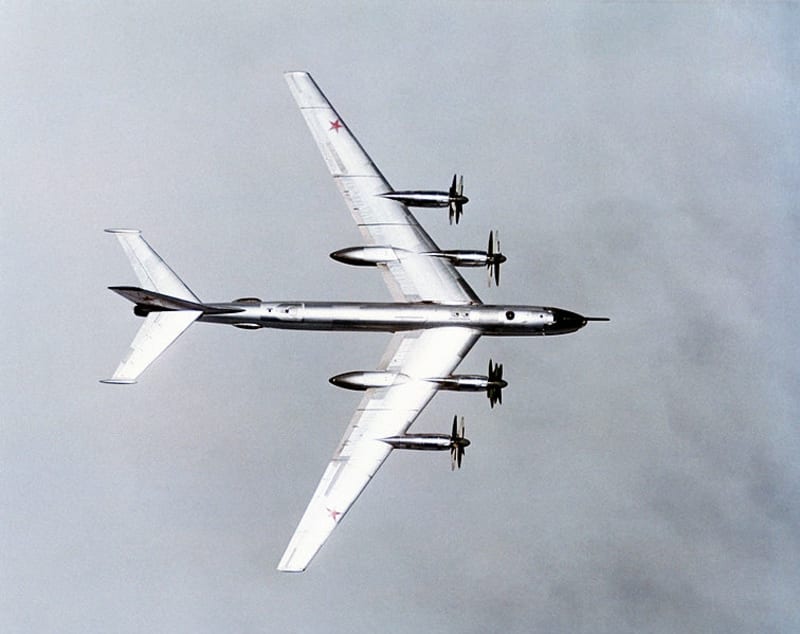 Bombardovací medvěd Tu-95 - Obrázek 1