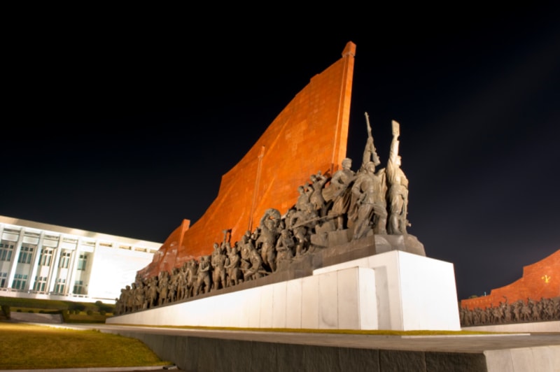 Sochy v Pchongjangu upomínají na dobu, dky stál v Praze Stalinův pomník.  FOTO: Thinkstock
