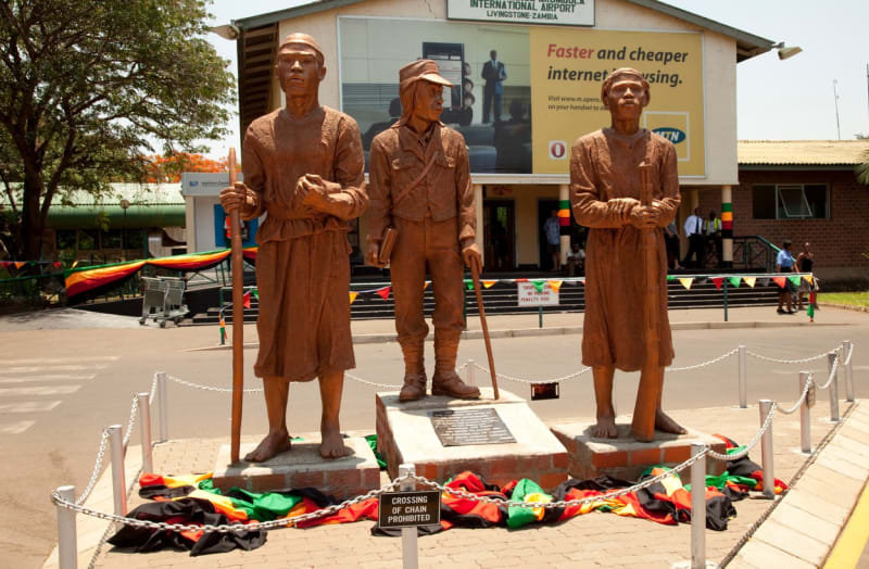Livingstone má sochu i na letišti v Zambii
