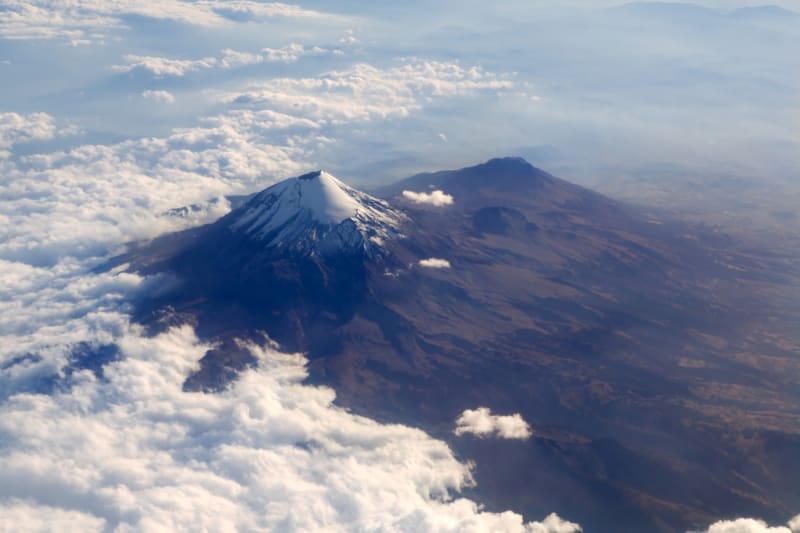 Poslední vulkanická aktivita pohrozila v roce 2000. Vláda tehdy nechala evakuovat zhruba 25 000 lid)
