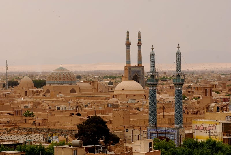 Yazd - íránská městská památka, která díky častým zemětřesením mizí - celkový pohled