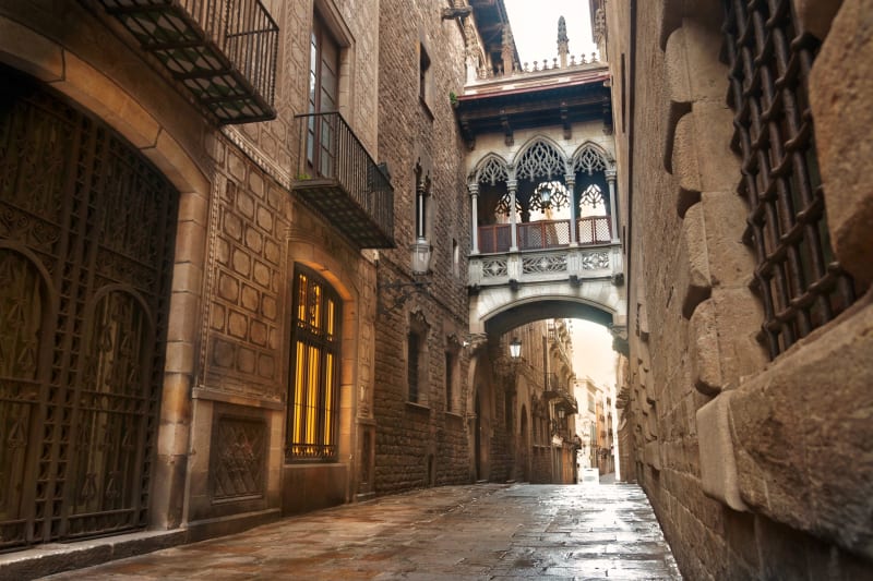 Barcelonská ulice Carrer del Bisbe