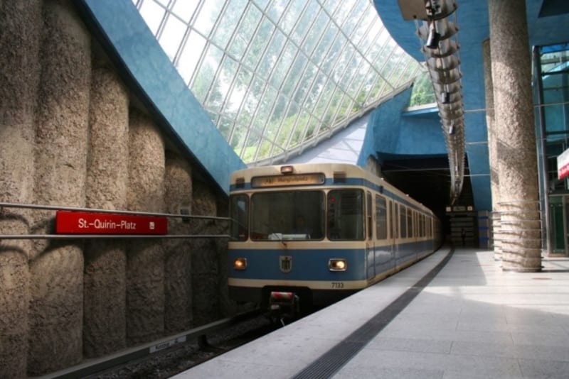 Stanice St.-Quirin-Platz pochází z roku 1997.