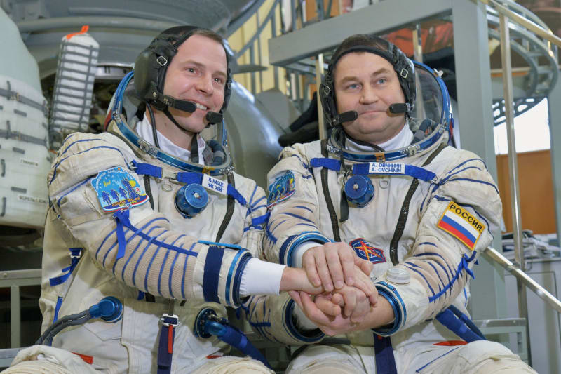Astronauti Hague a Ovčinin, kteří se měli připojit k posádce ISS