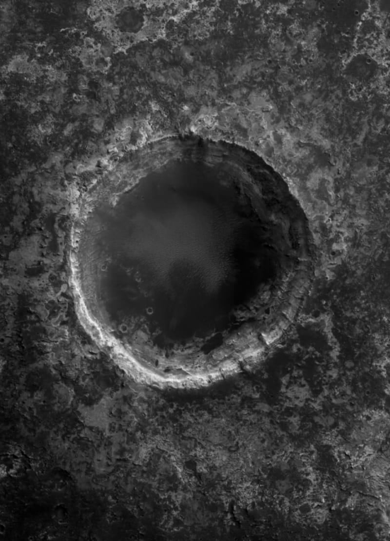 Mars na černobílé fotografii