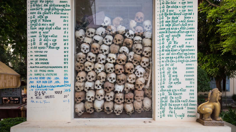 Genocida v Kambodži: Krutovláda Rudých Khmerů vedla až k předstírání manželského sexu