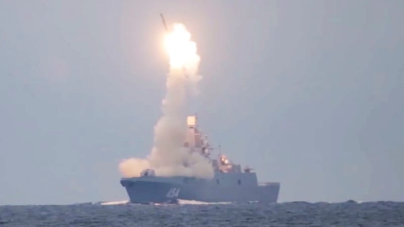 Rusko předvedlo hypersonickou raketu Zirkon. Záběry z odpálení ukázaly její extrémní rychlost