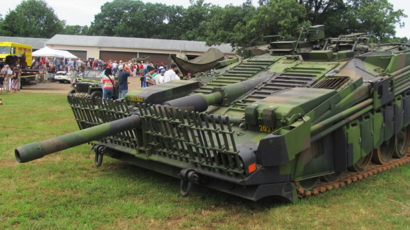 Ve Švédsku vymysleli tank, který neměl věž a uměl tancovat 