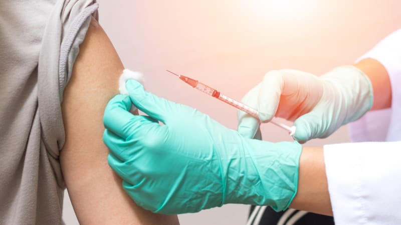Krátká historie očkování: Proč byste se měli byste chránit před klíšťovou encefalitidou