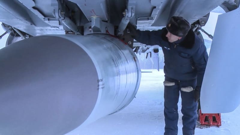 Ruská raketa Kinžal může nést i jadernou hlavici. Její zaměření a zničení je téměř nemožné