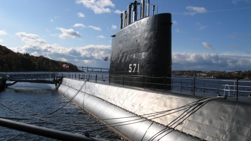 Před 64 lety jaderná ponorka Nautilus úspěšně podplula severní pól