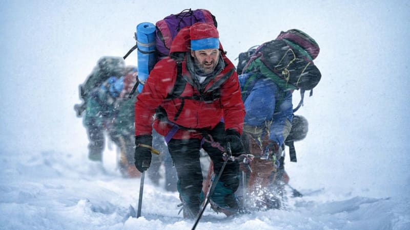 Čeští horolezci uvízli v 7000 metrech. Záchranná akce se komplikuje