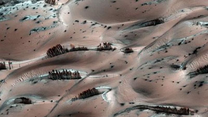 Nejpodivnější fotografie Marsu: pět záhad k rozlousknutí