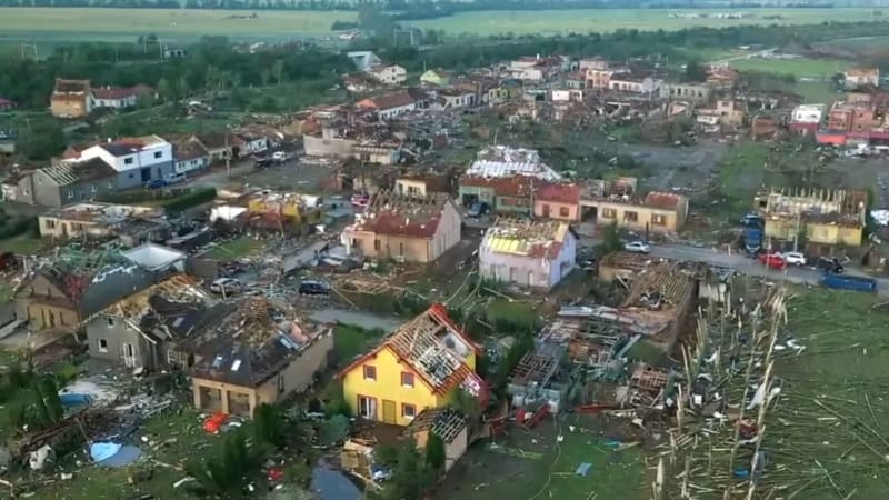Dron natočil obrovskou zkázu v moravských vesnicích, které zasáhlo tornádo