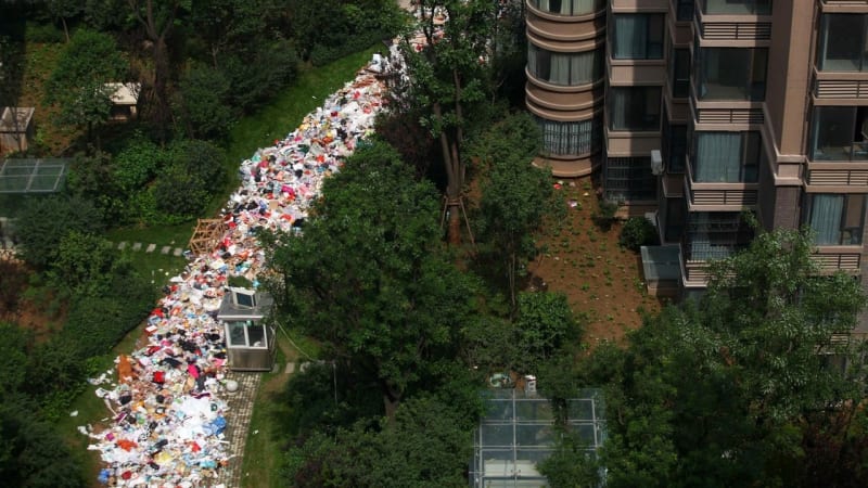 Čínská města se topí v odpadcích. A není to žádná metafora…