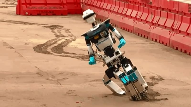 VIDEO: Terminátor se nekoná. Roboti  jsou zatím nemehla!