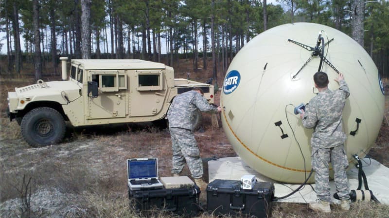 Nafukovací satelit made in USA