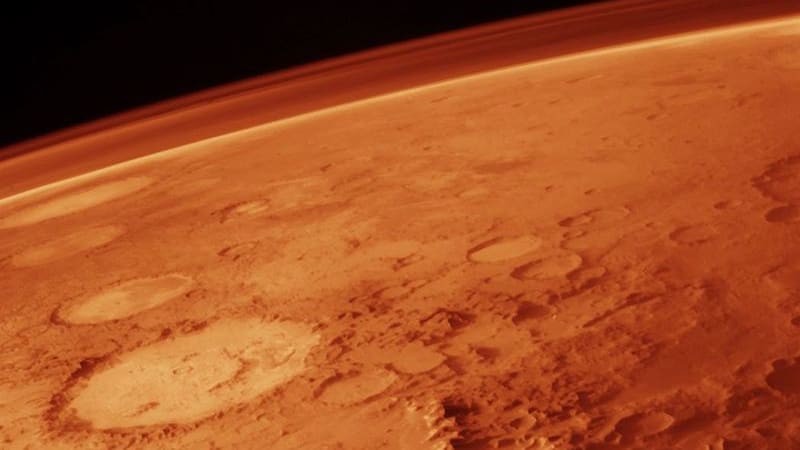 Voda na Marsu objevena. Jenže nikdo netušil, že jí bude tolik