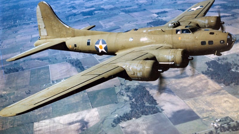 Kompletní příběh létající pevnosti, bombardéru B-17, který dopadl u Rychnova nad Kněžnou
