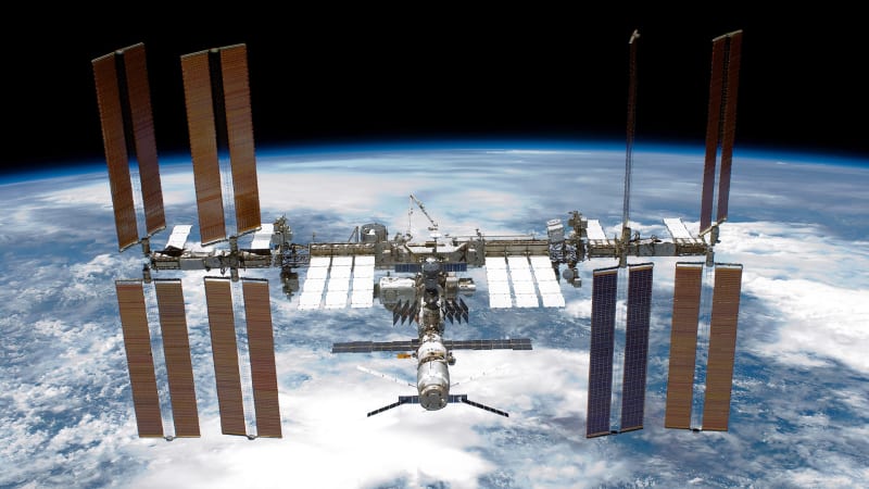 Vesmírná stanice ISS se zřítí na Zemi stejně jako Mir. NASA oznámila, kdy a kam dopadne