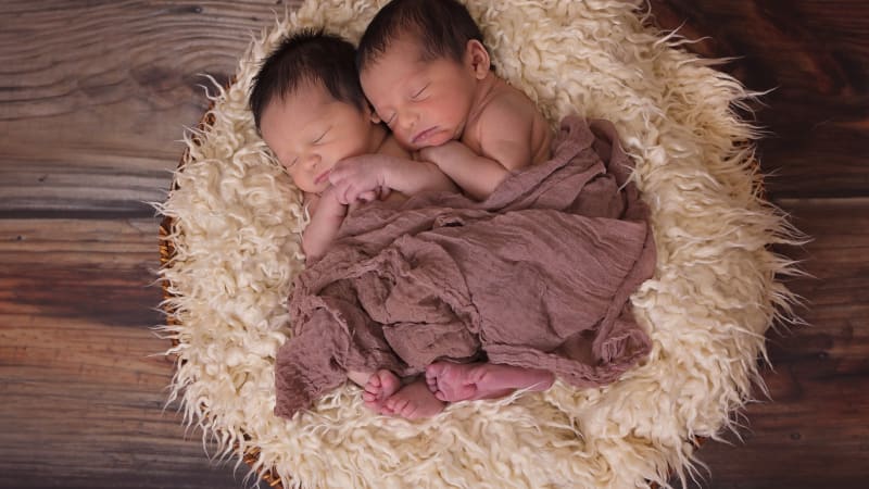 A je to tady! Čína geneticky upravila dvojčata embryí a nechala je narodit