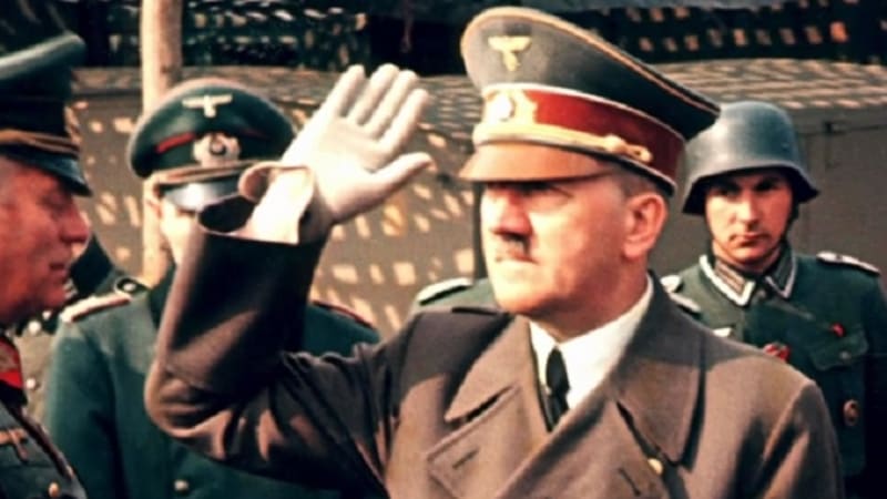 Byl Hitler šílený, anebo jen zlý od narození? Odpověď psychiatra
