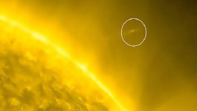 VIDEO: Sledujte, jak to kometa napálila do Slunce