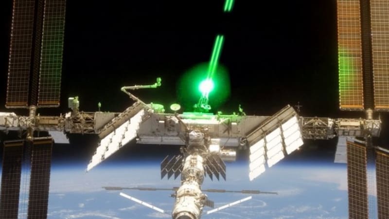 Japonci navrhují vybavit Mezinárodní vesmírnou stanici laserovým dělem!