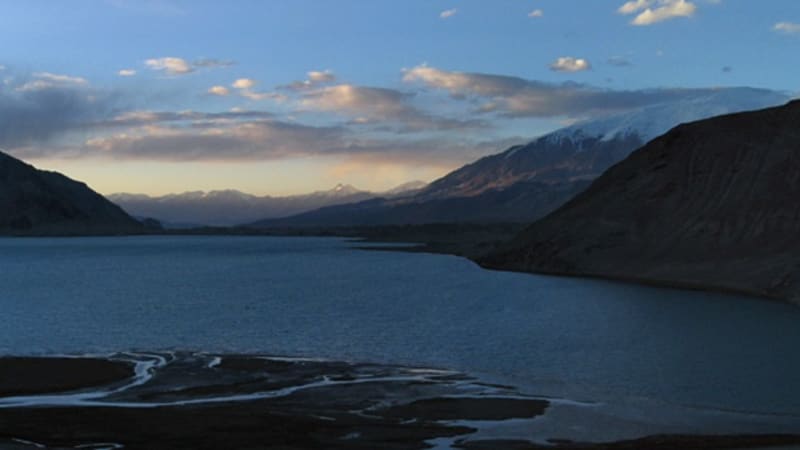 Jezero Issyk - Atlantida v Kyrgystánu