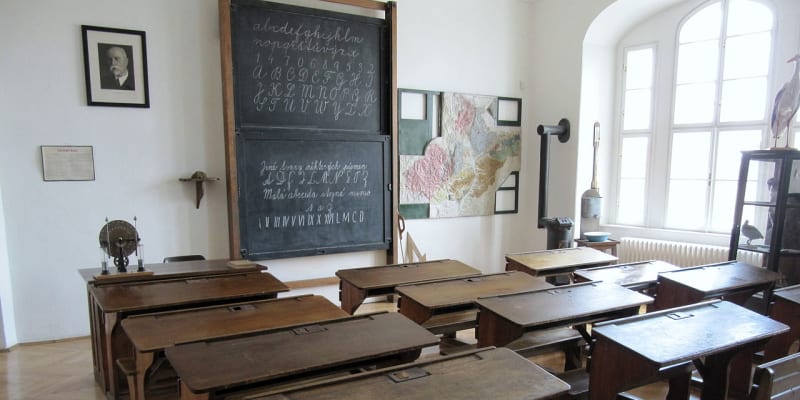 Školní třída na měšťanské škole za 1. republiky (Muzeum J. A. Komenského v Přerově)