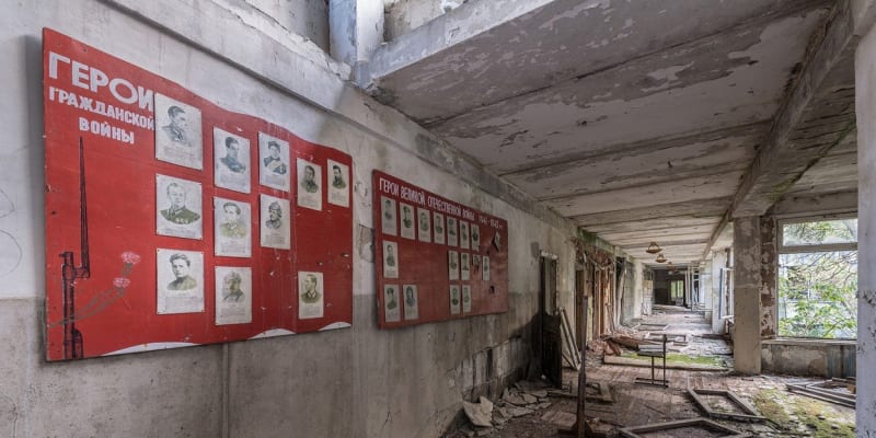 Okolí jaderné elektrárny Černobyl připomíná válečnou zónu