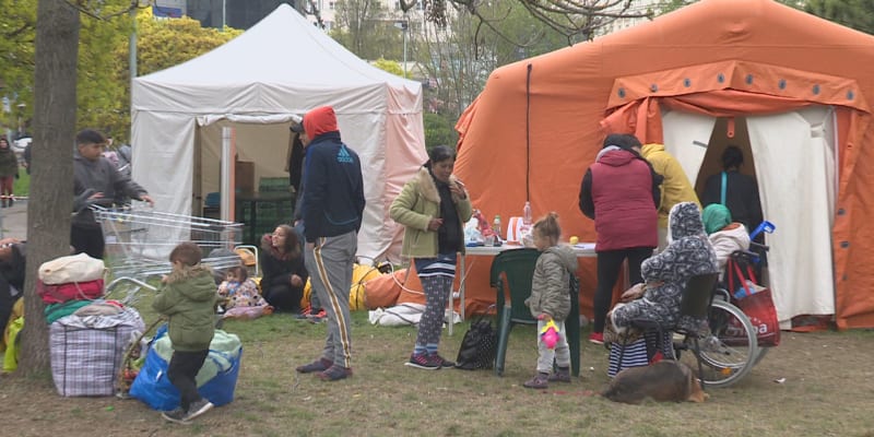 Mezi ukrajinskými uprchlíky jsou také početné romské rodiny, které míří do Česka převážně ze Zakarpatí.