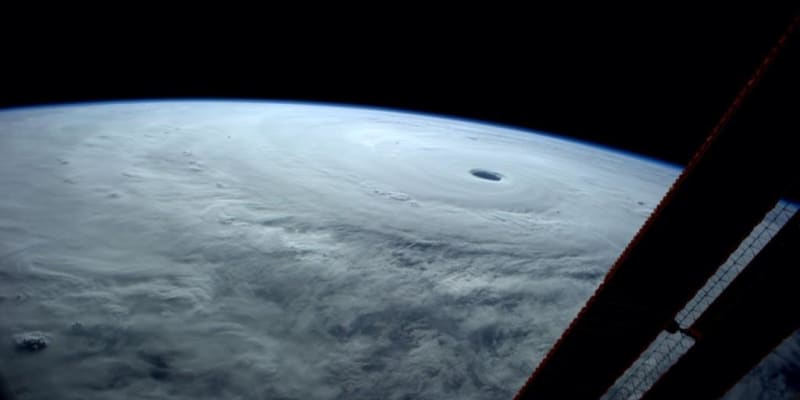 Tajfun z ISS