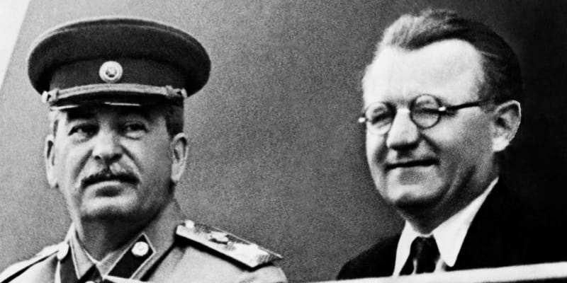 Gottwald se svým vzorem Stalinem