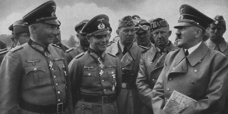 Adolf Hitler s Guntherem von Klugem a Erwinem Rommelem