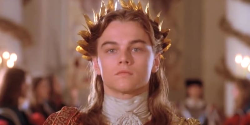 Leonardo DiCaprio jako Ludvík XIV. ve filmu Muž se železnou maskou