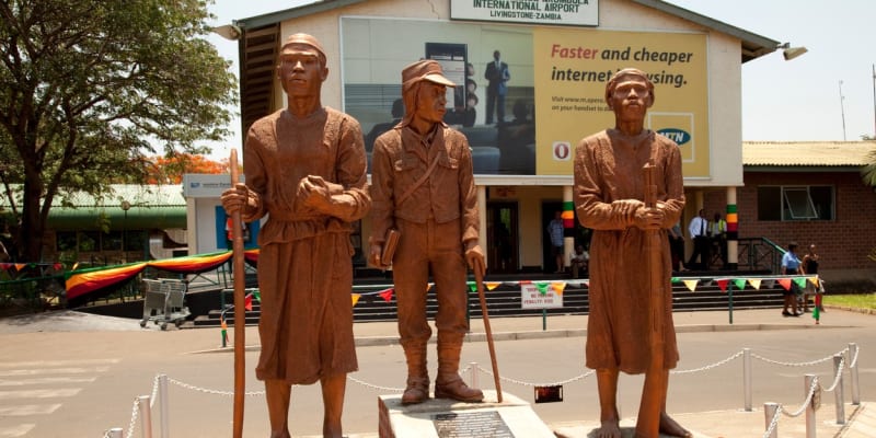 Livingstone má sochu i na letišti v Zambii
