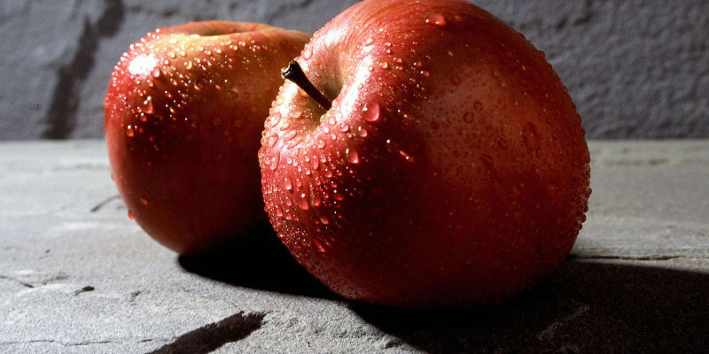 Dostatek flavonoidů ve stravě? Dejte si denně třeba jedno jablko.