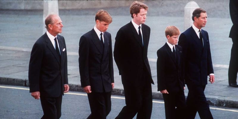 Princové William a Harry na pohřbu své matky