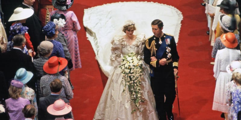 Diana a Charles na cestě ke svatebnímu oltáři