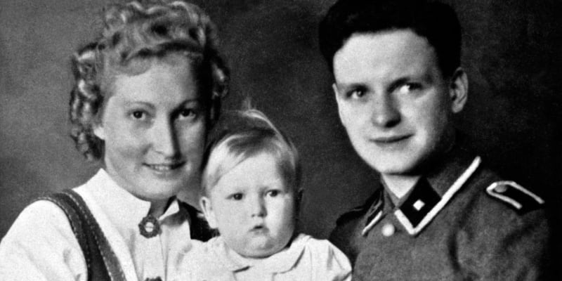 Dokonalá árijská rodina podle Himmlerova vzoru