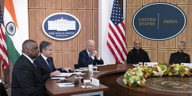 Prezident Joe Biden prijal v Bilem dome indickou delegaci (11. 4. 2022).