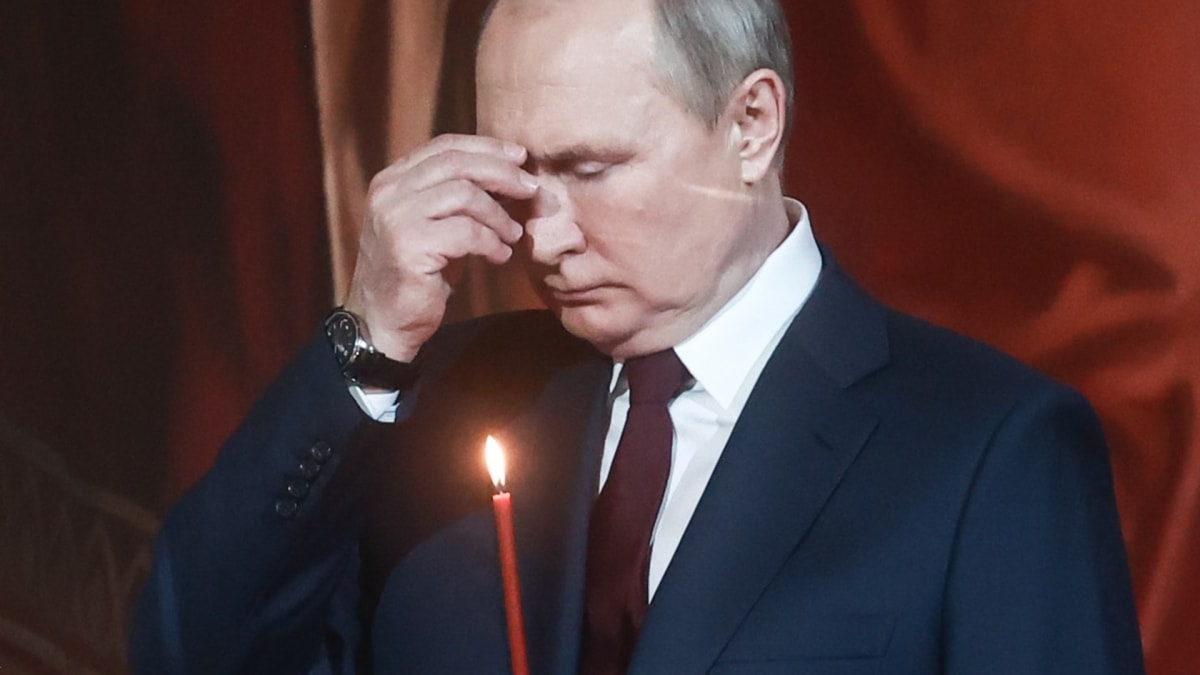 Ruský prezident Vladimir Putin se účastnil velikonoční mše v Moskvě (24. 4. 2022).