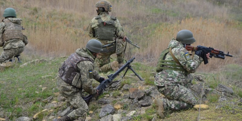 Ukrajinští vojáci bojují na jihu země. (23. dubna)