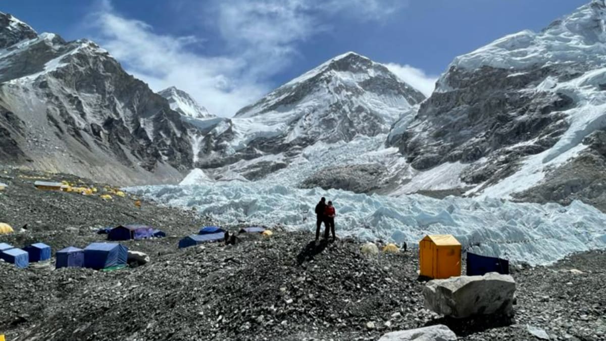 Vojta George Pešek se aktuálně nachází pod Everestem a chystá se na výstup.