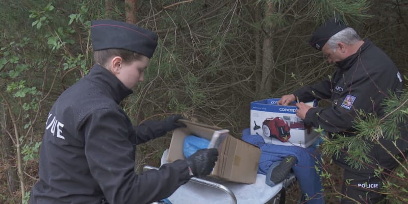 Reportérce Krimi zpráv našla část ukradených věcí ze sanitky