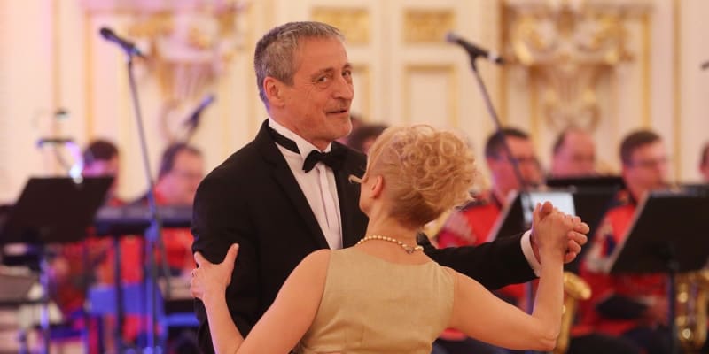 Veronika Žilková a Martin Stropnický na plese
