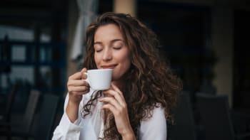 7 prokazatelných přínosů, které vašemu mozku a tělu dá šálek kávy
