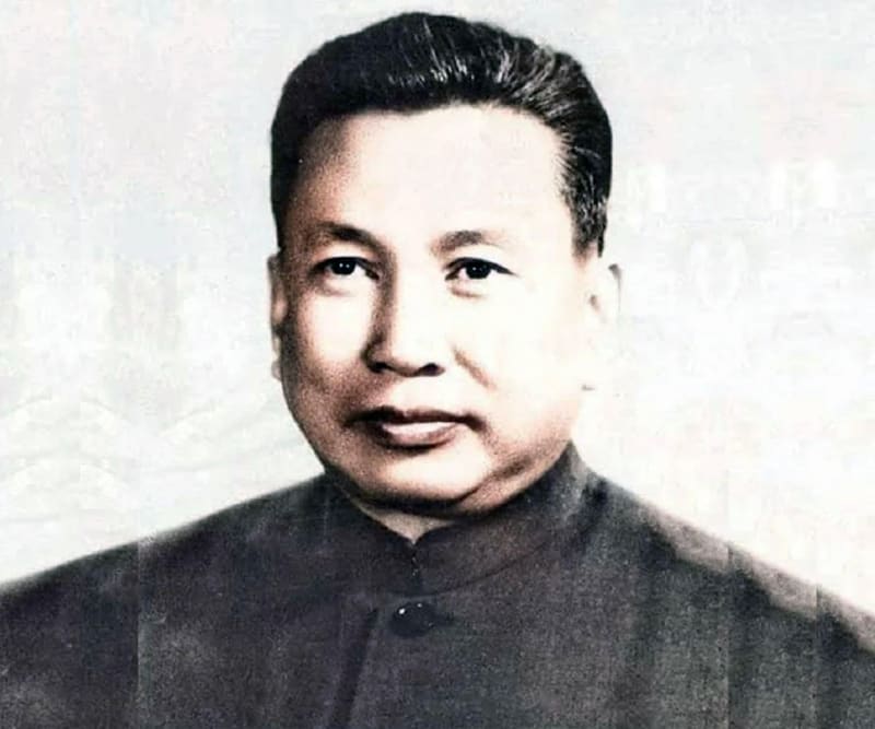 Pol Pot, vlastním jménem Saloth Sar, byl kambodžský komunistický revolucionář a politik.